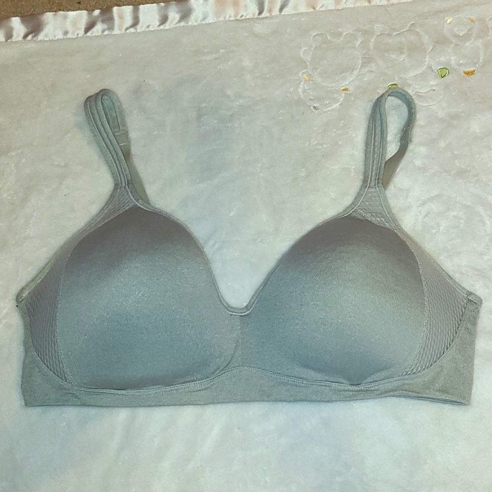 Bali gray no wire lightly padded 40D bra